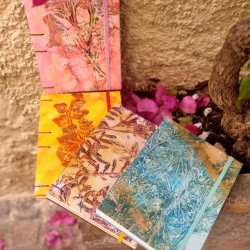 Carnet de note A5 type discret, couture copte, papiers fait main en gelli printing