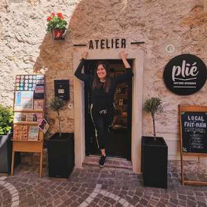 Bienvenus à mon atelier de printemps 🌈 !

#atelierdartiste #ateliercreatif @antibestourisme @antibesjuanlespins