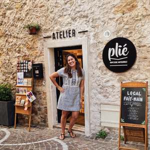La saison estivale est finie ! Ça a été incroyable !! Merci à tous ceux qui sont passé à l'atelier ou au marché de mandelieu ! Comme toujours je reste avec le cœur rempli d'expériences, rencontres et surtout d'inspiration pour tout ce qui arrive ! Merci!!