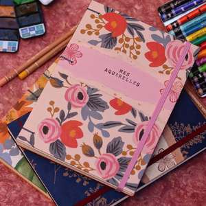 Au Paraguay, entourée des miens, le cœur rempli de soleil ☀️💛
Et malgré tout… une petite pensée pour mes carnets.
Quand même en vacances ton travail te manque,
c’est sûrement que tu fais ce que tu aimes vraiment ✨