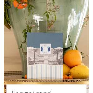 Il y a un peu plus d’un an, je livrais 200 carnets à l’Hôtel du Cap-Eden-Roc.
200 carnets, pensés simplement, avec l’envie qu’ils soient utiles, qu’ils durent, qu’ils aient du sens… dans un lieu où chaque détail compte et où l’engagement pour une consommation plus responsable est réel.
Aujourd’hui, j’aime imaginer tout ce qu’ils ont pu accueillir : des idées, des souvenirs, des instants suspendus.
Et ça, c’est sûrement la plus belle suite qu’on puisse donner à ce que l’on crée 🤍

#edenroc @hotelducapedenroc #hoteledenroc #edenrochotel