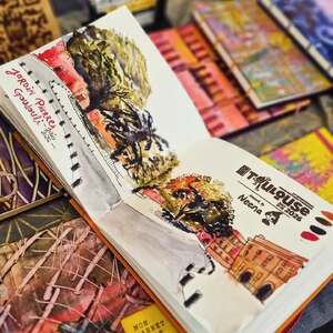 Derrière le stand mais j'ai dessiné aussi !! 💪🏼💪🏼💪🏼🫶🏻🫶🏻🫶🏻🫶🏻 

#usktoulouse #uskfrance #urbansketch 
@usksymposium @usk_france @usktoulouse @urbansketchers